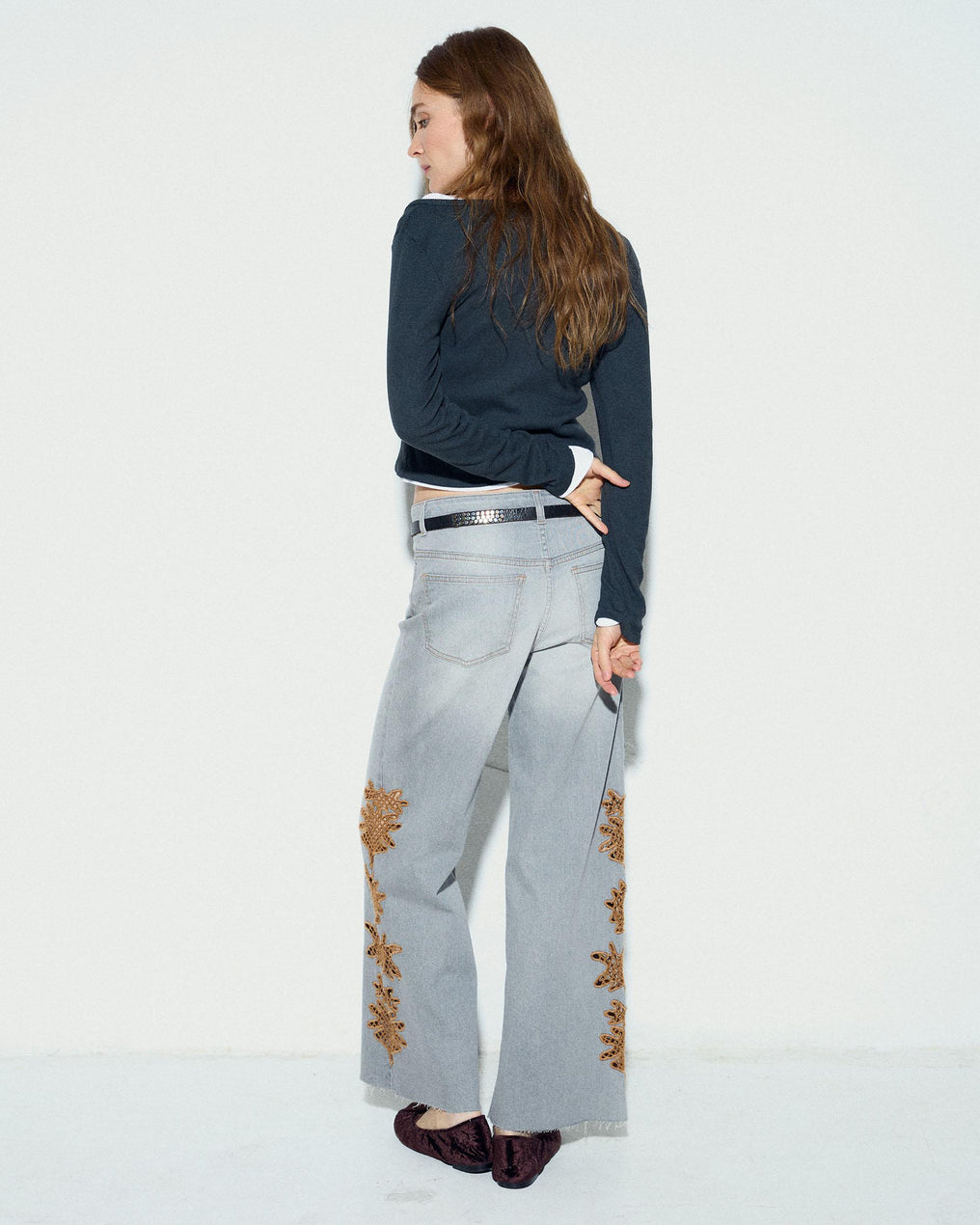PANTALON DETALLE CROCHET BLANCO