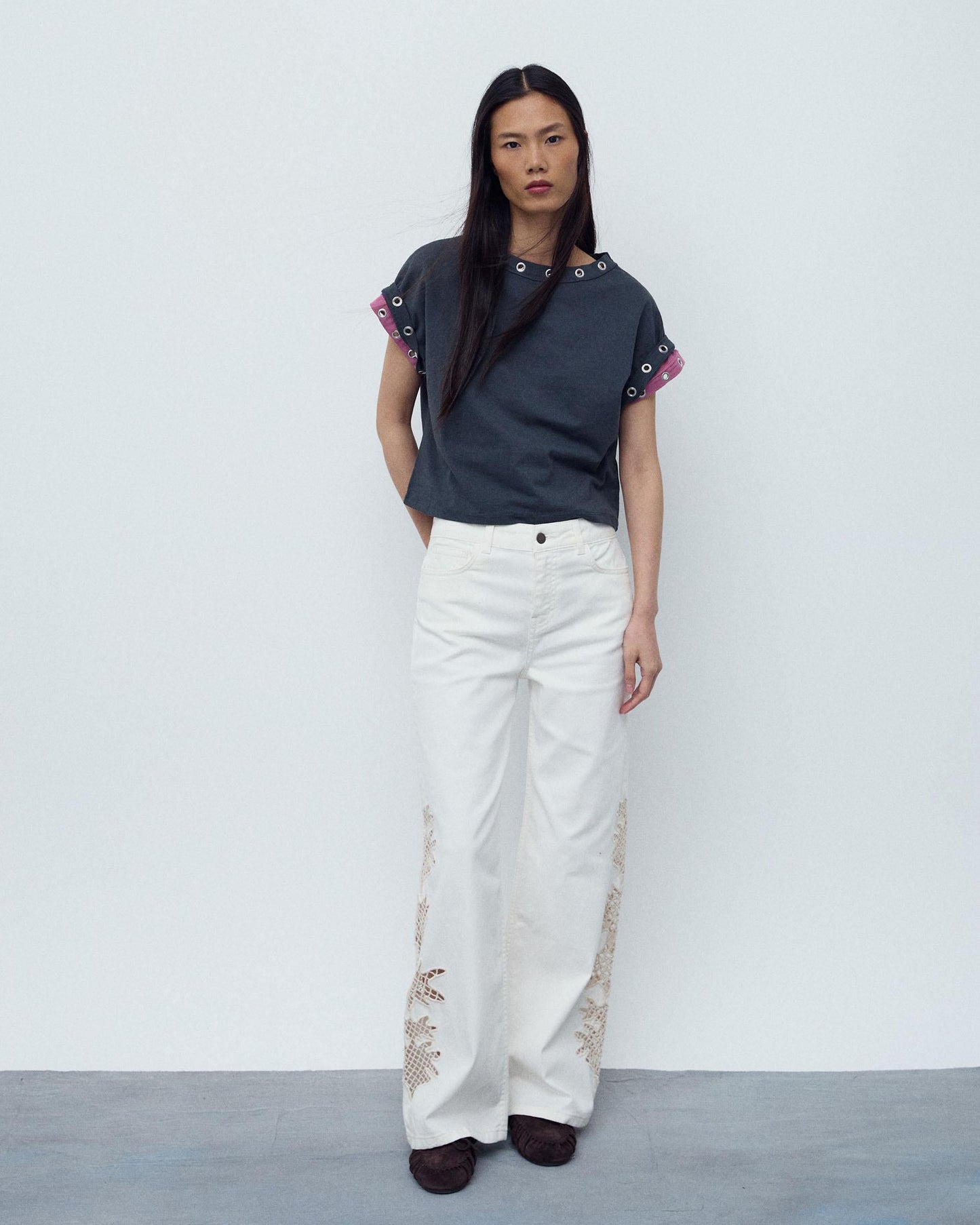 PANTALON DETALLE CROCHET BLANCO