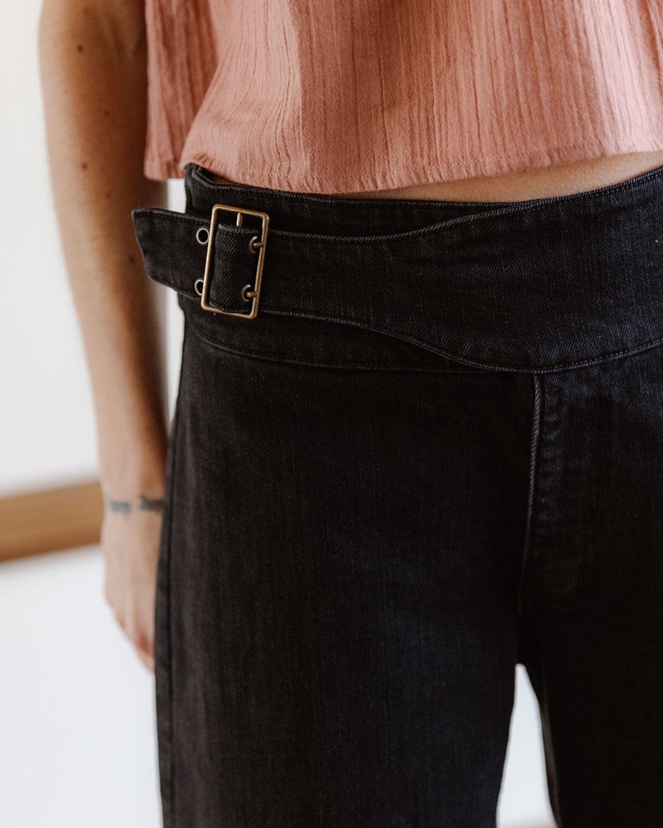 PANTALON CINTURON HEBILLA LATERAL
