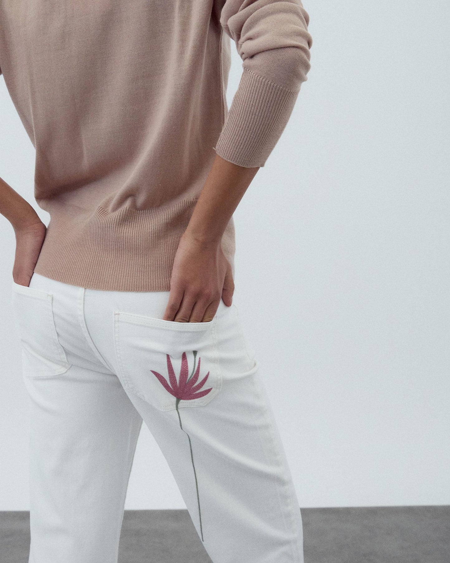 PANTALON BORDADO FLORAL BLANCO