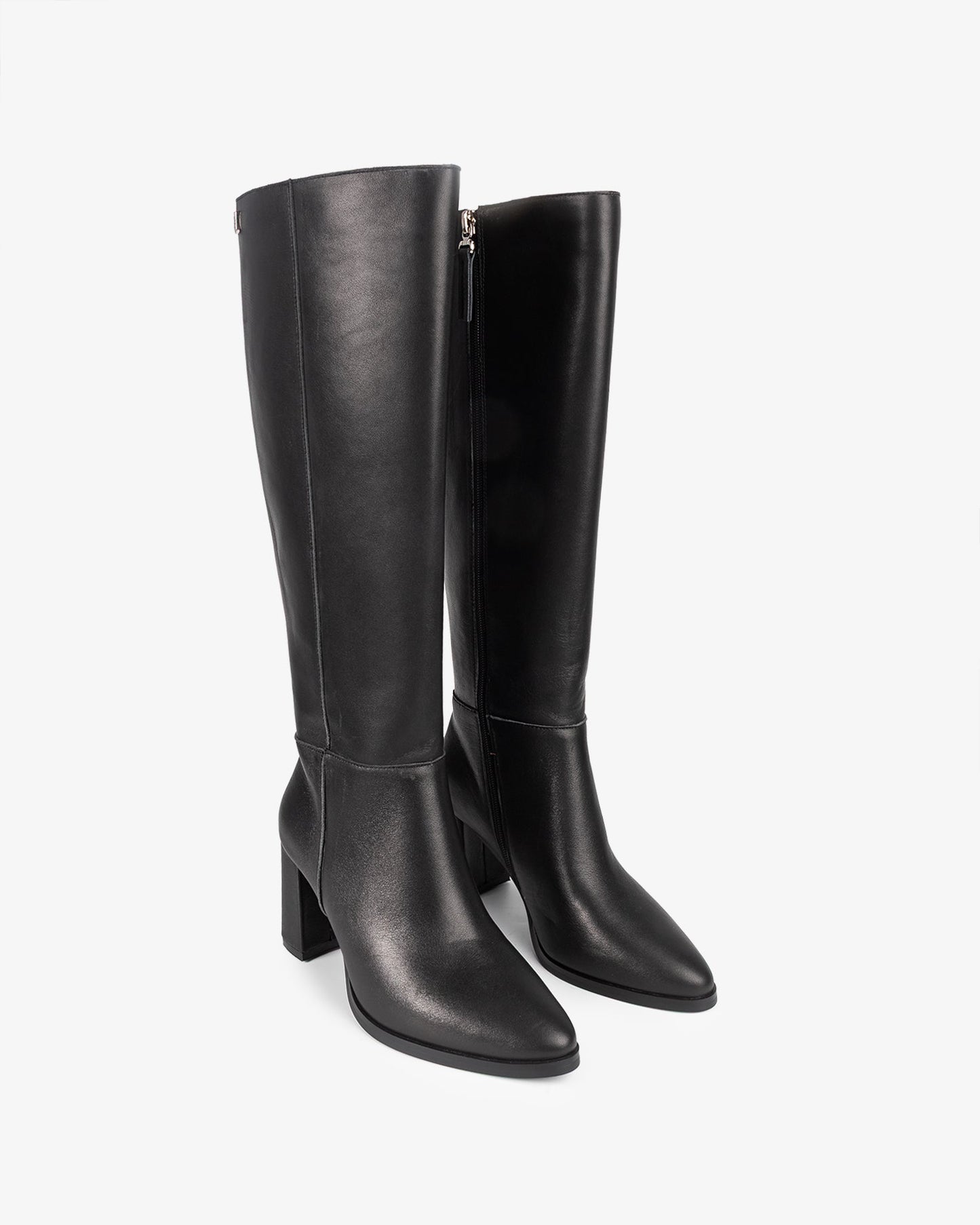BOTA ALTA DE PIEL NEGRA