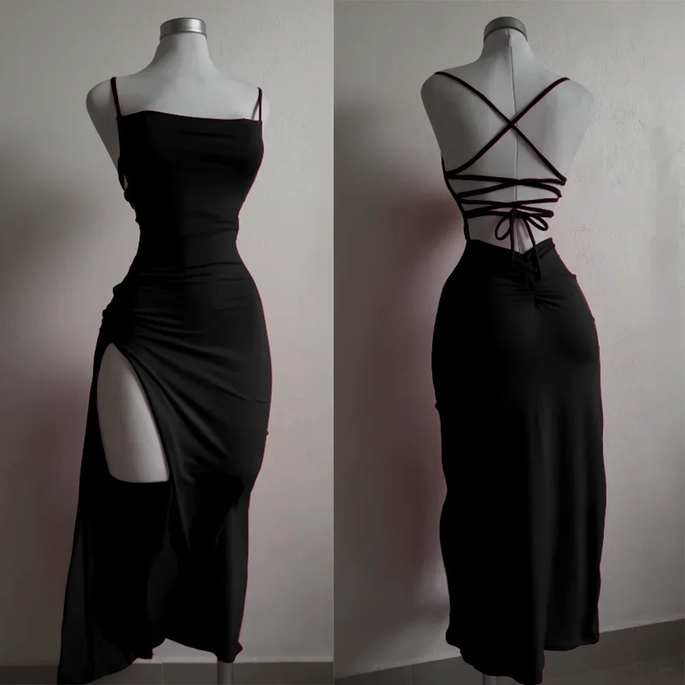 MINIVESTIDO AJUSTADO CON ESCOTE HALTER