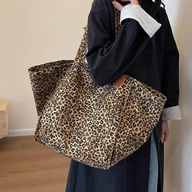 BOLSO DE LONA CON ESTAMPADO DE LEOPARDO