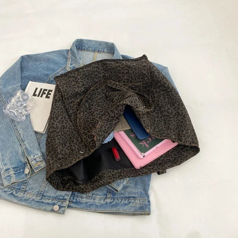 BOLSO DE LONA CON ESTAMPADO DE LEOPARDO