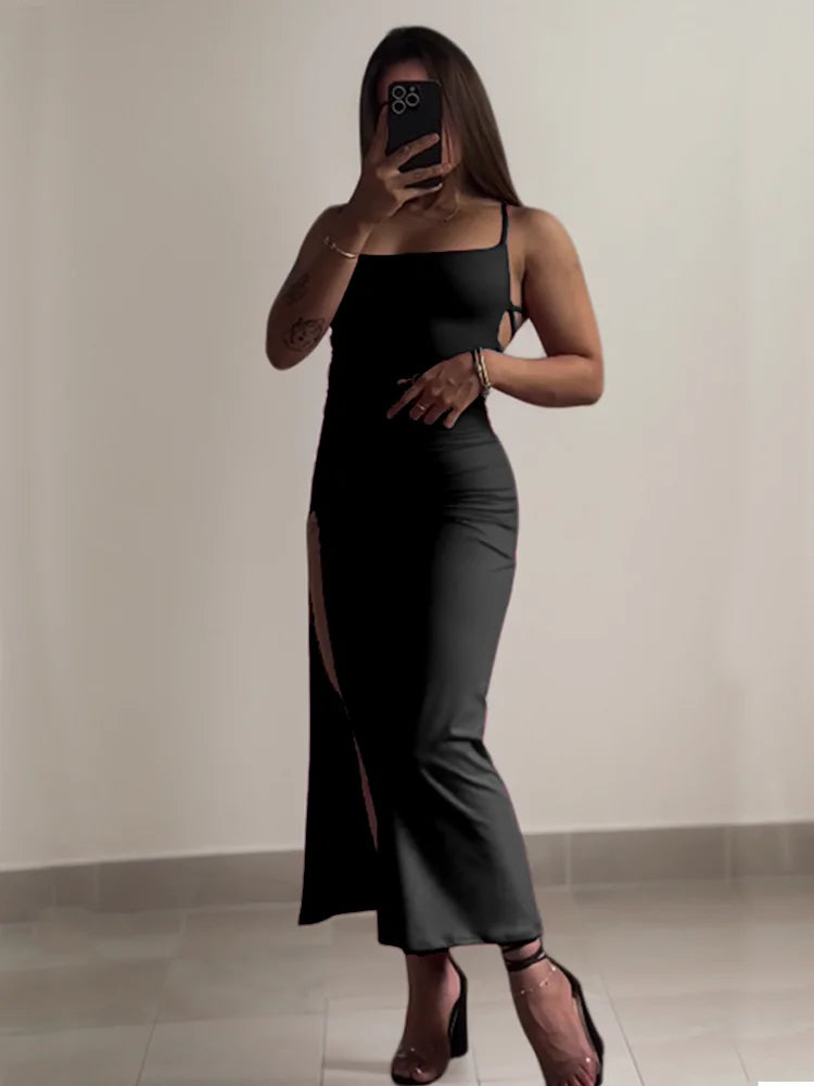 MINIVESTIDO AJUSTADO CON ESCOTE HALTER