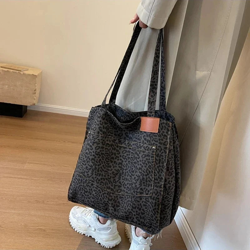 BOLSO DE LONA CON ESTAMPADO DE LEOPARDO