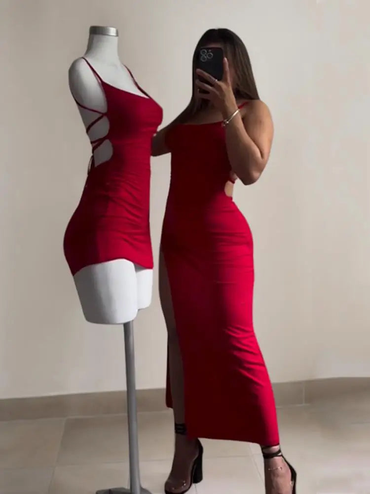 MINIVESTIDO AJUSTADO CON ESCOTE HALTER