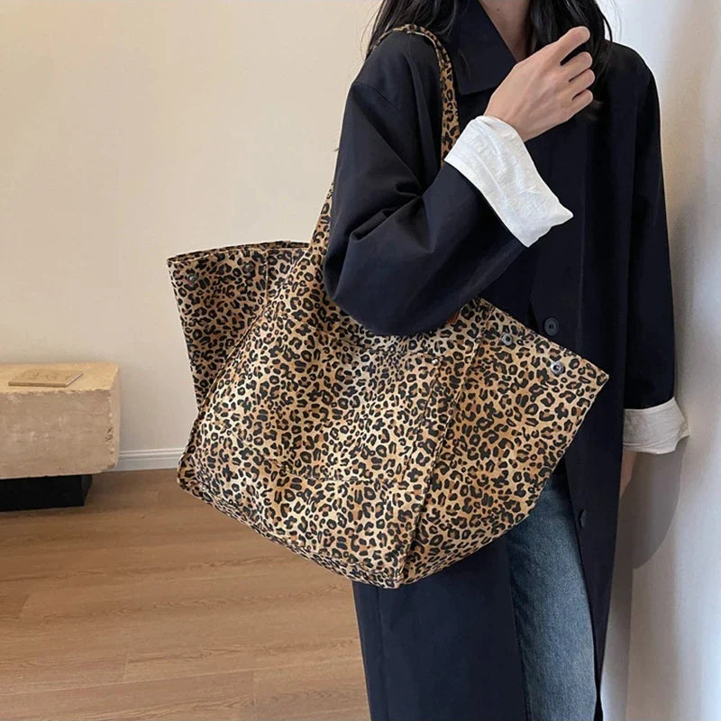 BOLSO DE LONA CON ESTAMPADO DE LEOPARDO